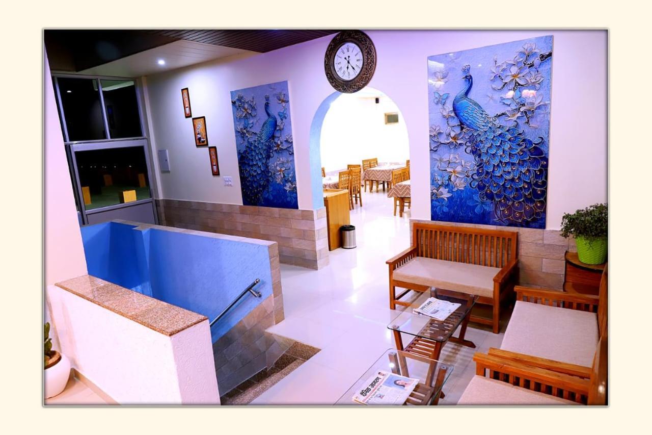 The Ranikhet Continental Hotel Exterior foto