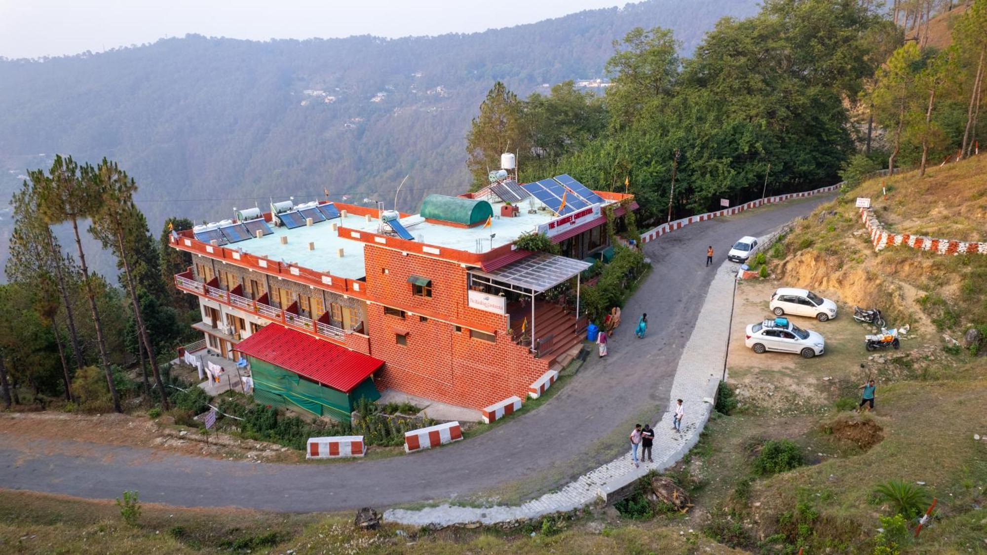 The Ranikhet Continental Hotel Exterior foto